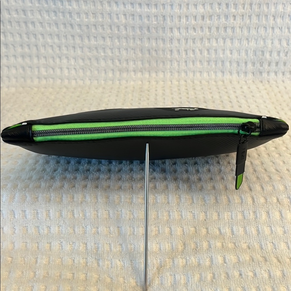 Ipsy vampire lips neon green pouch - Picture 7 of 8